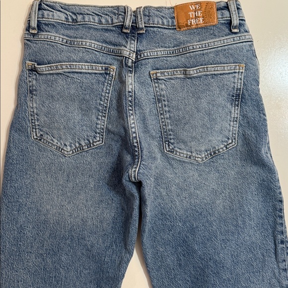 Adorable cuffed Free People straight leg jeans perfect w/ankle socks & loafers! - Picture 4 of 4